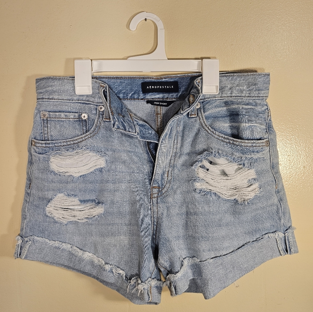 Aeropostale distressed light denim shorts size 6 (INV#A1)